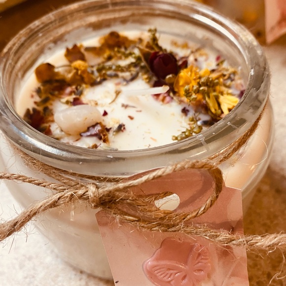 DIY| Monarch|Vegan-Friendly candles | Lavender essential oils. - Picture 4 of 6